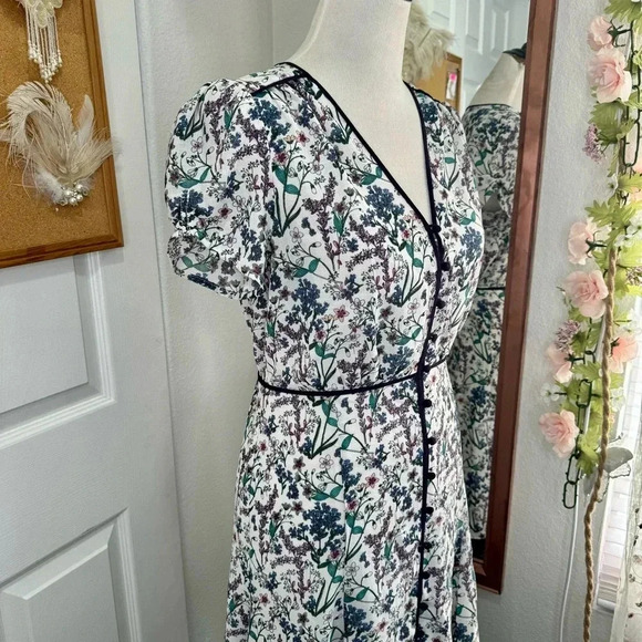 Chelsea & Violet Cottagecore Floral Button-Down Dress - Picture 4 of 9